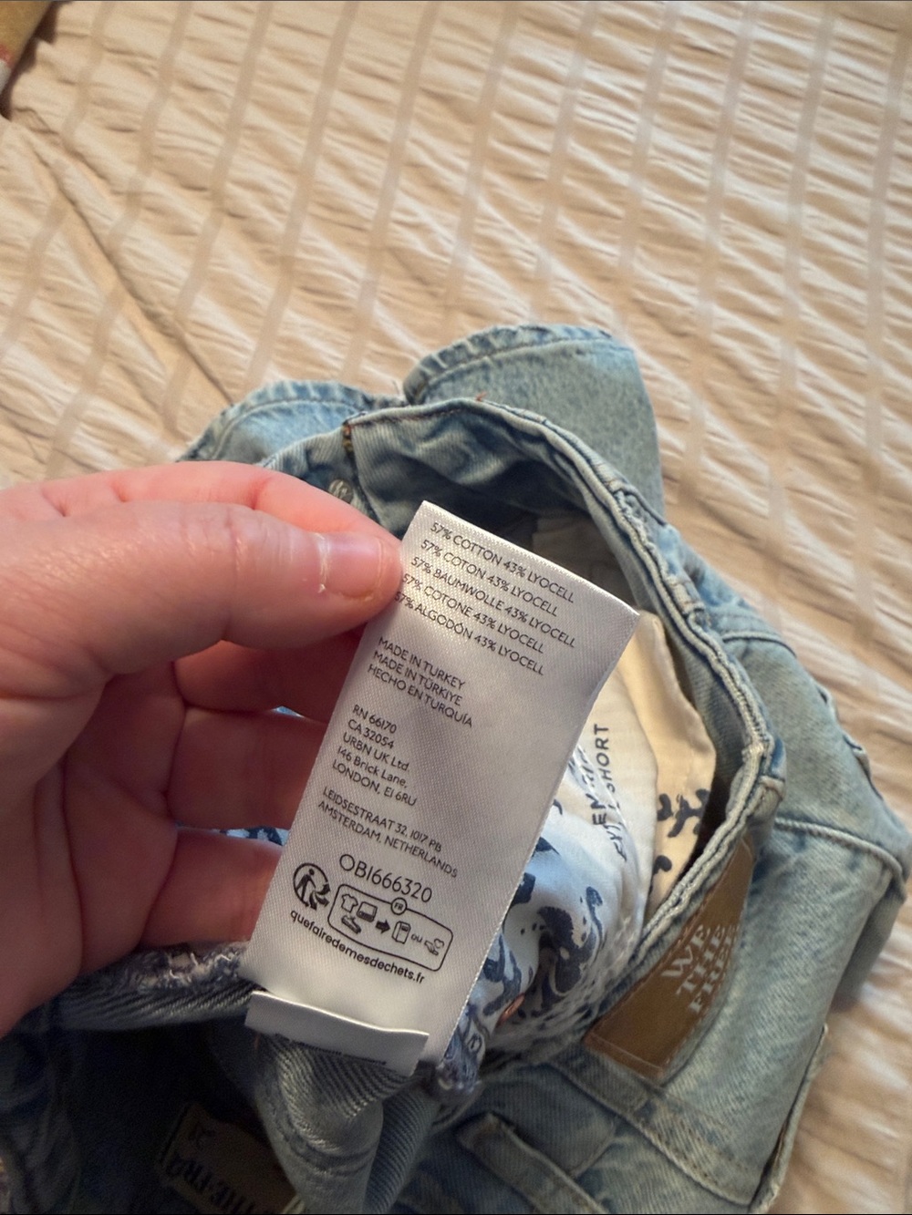 Free people extreme measures low rise barrel denim shorts size 29 - Picture 6 of 10